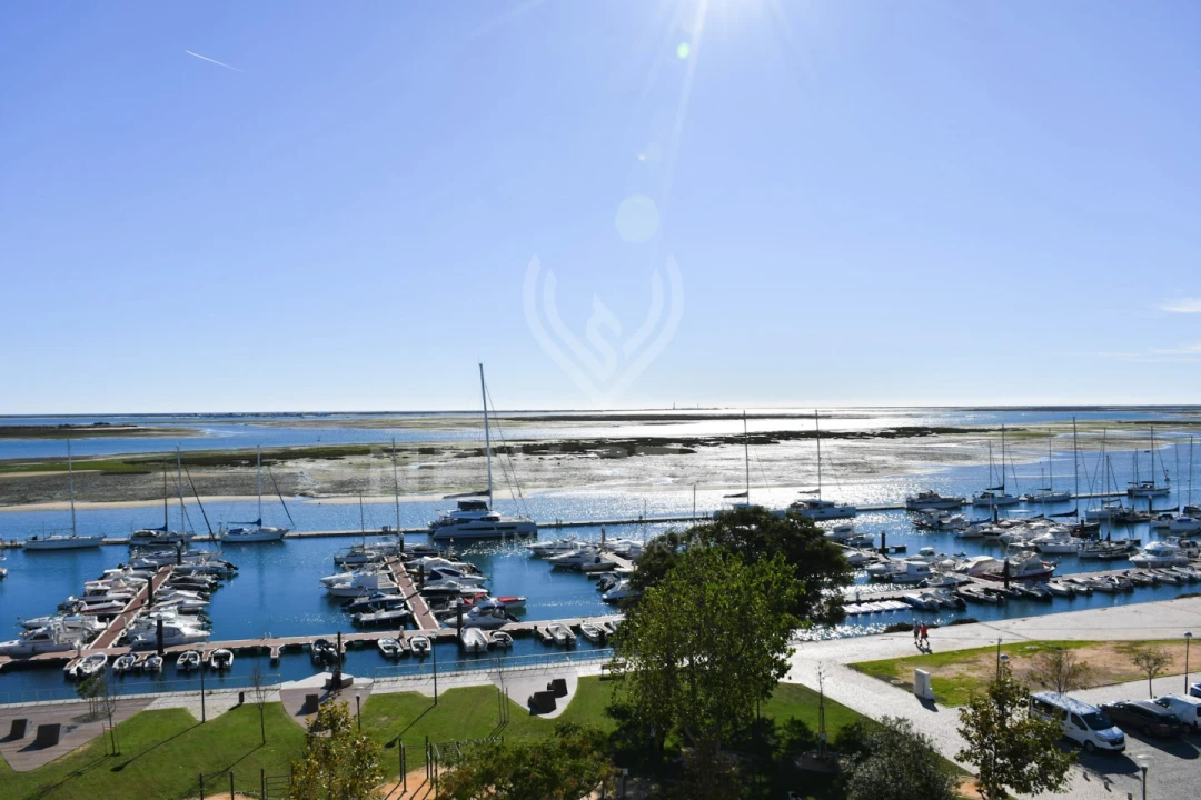 Apartamento T4 para Venda em Olhão Foto 41