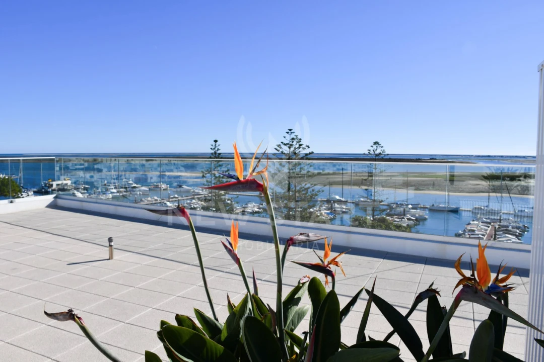 Apartamento T4 para Venda em Olhão Foto 44