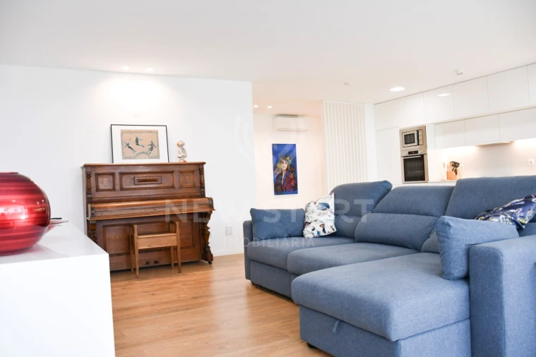 Apartamento T4 para Venda em Olhão Foto 8