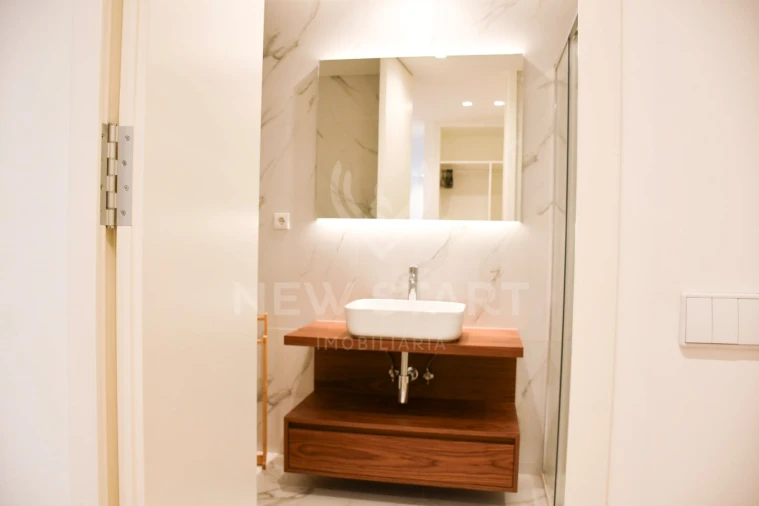 Apartamento T4 para Venda em Olhão Foto 26