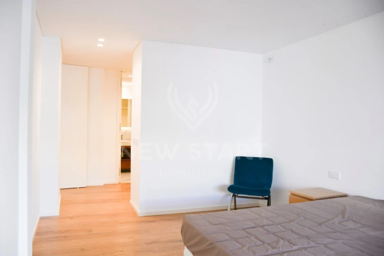 Apartamento T4 para Venda em Olhão Foto 28