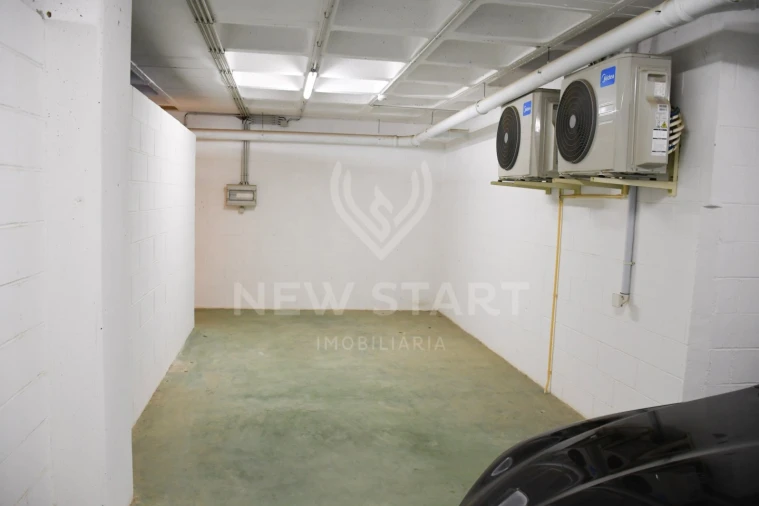 Apartamento T4 para Venda em Olhão Foto 32