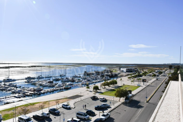 Apartamento T4 para Venda em Olhão Foto 42