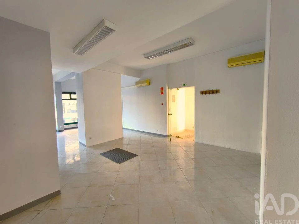 Loja para Venda em Faro (Sé e São Pedro) Foto 2