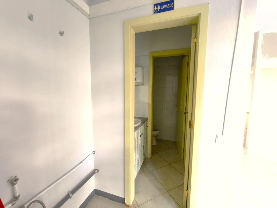 Loja para Venda em Faro (Sé e São Pedro) Foto 17