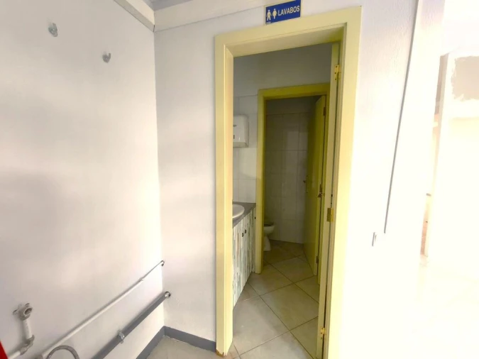 Loja para Venda em Faro (Sé e São Pedro) Foto 17