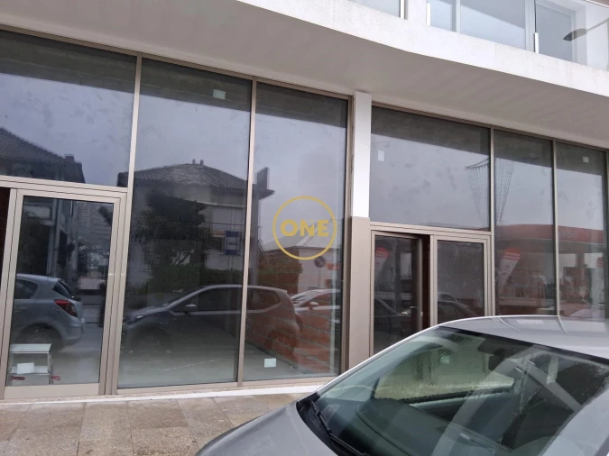 Loja para Arrendamento em Livração Foto 4