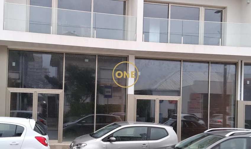 Loja para Arrendamento em Livração Foto 6