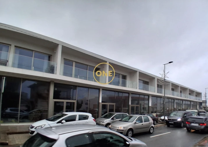 Loja para Arrendamento em Livração