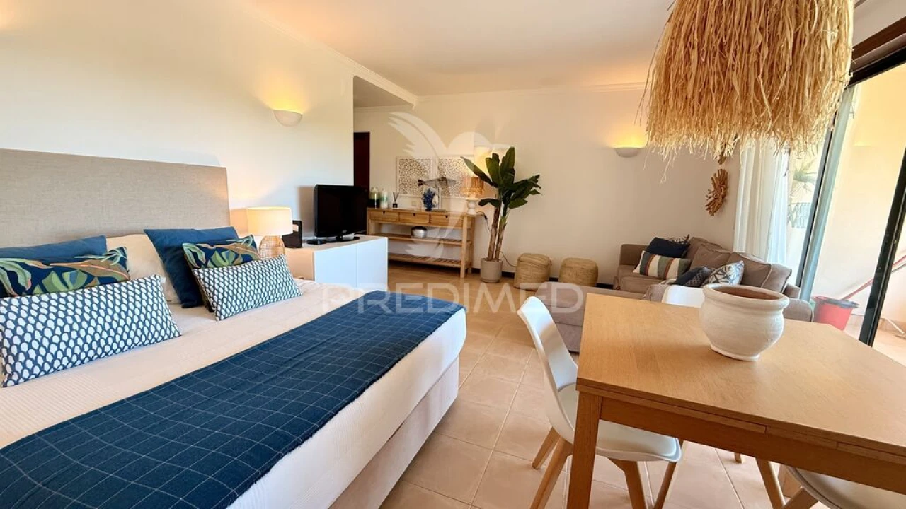 Apartamento T1 para Venda em Guia Foto 16