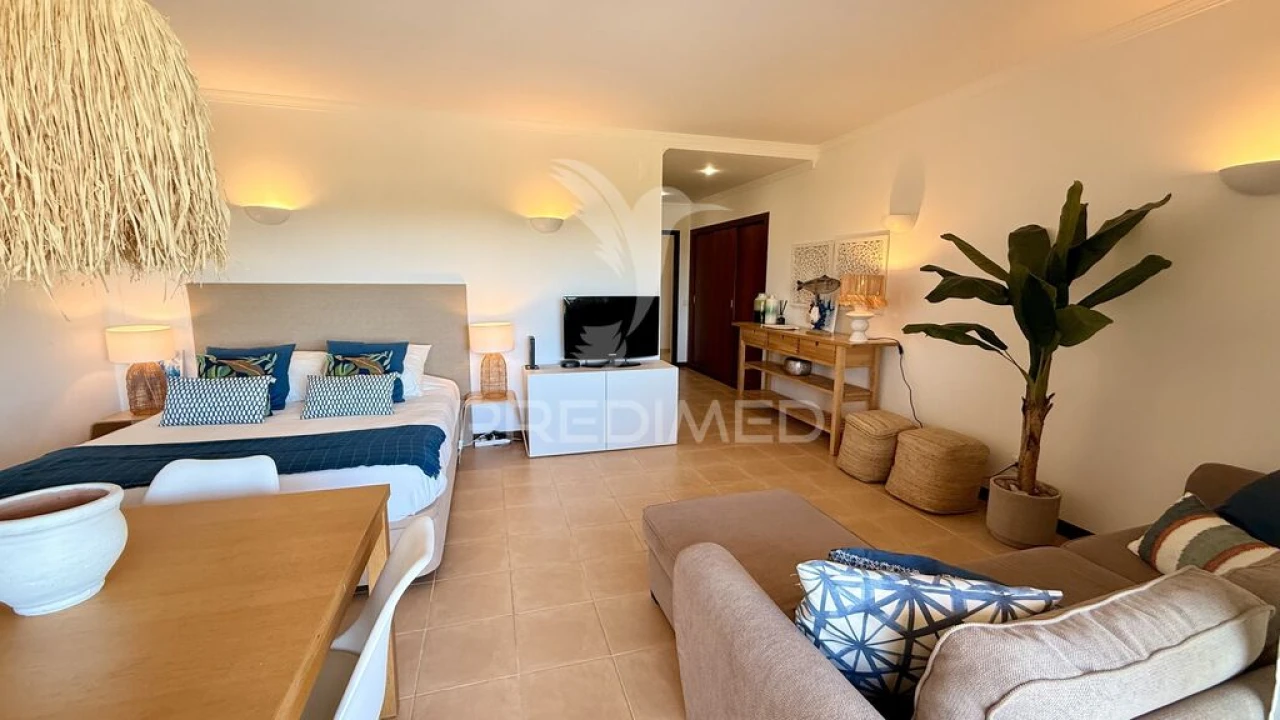Apartamento T1 para Venda em Guia Foto 9