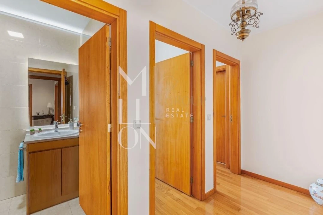 Apartamento T2 para Venda em Pedrouços Foto 11