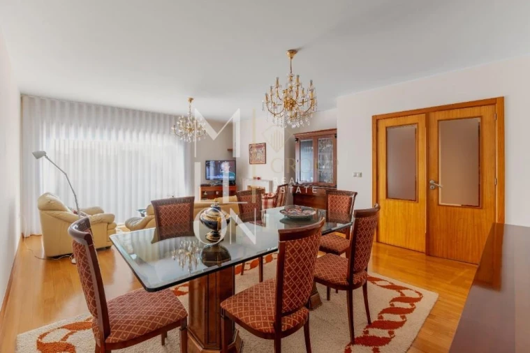 Apartamento T2 para Venda em Pedrouços Foto 5