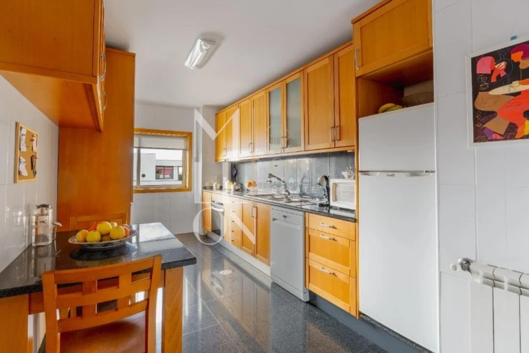 Apartamento T2 para Venda em Pedrouços Foto 8