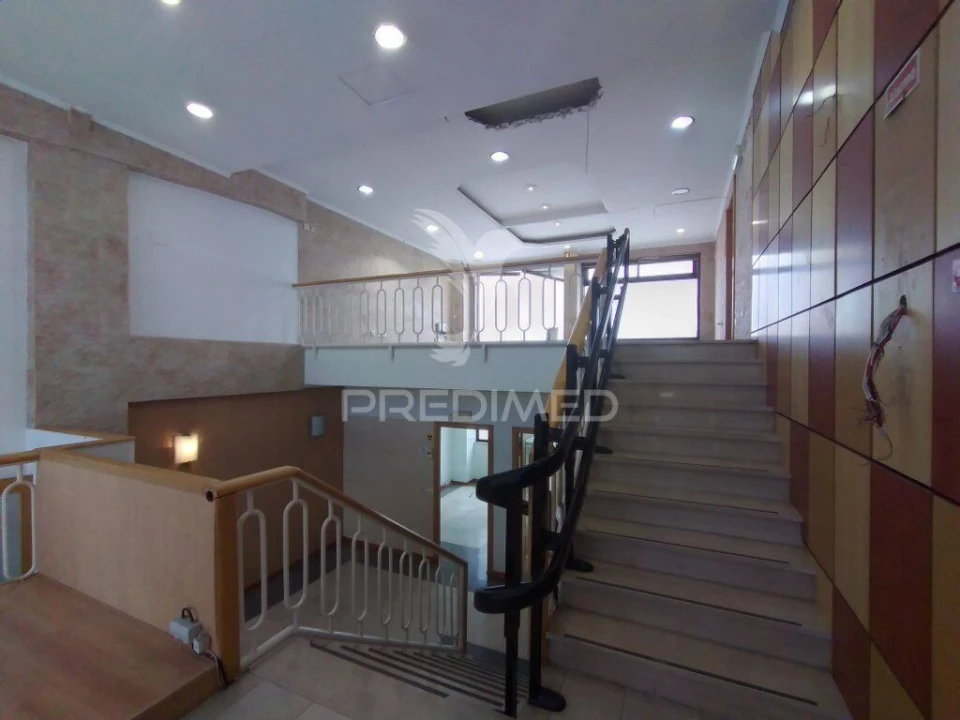 Loja para Venda em Alto do Seixalinho, Santo André e Verderena Foto 3