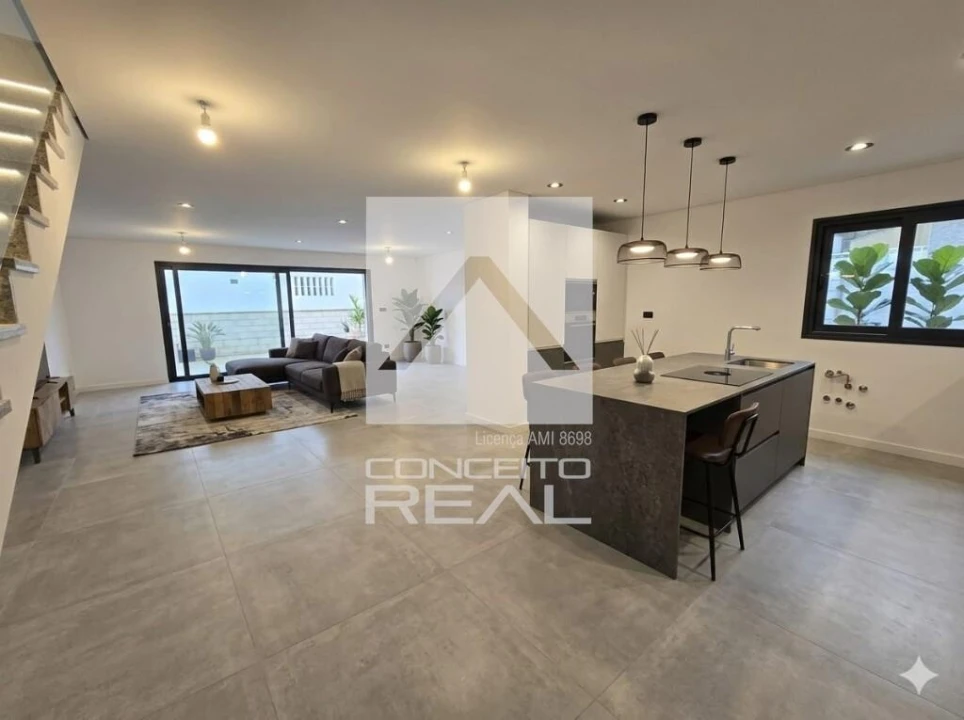 Moradia T3 para Venda em Alfena Foto 4