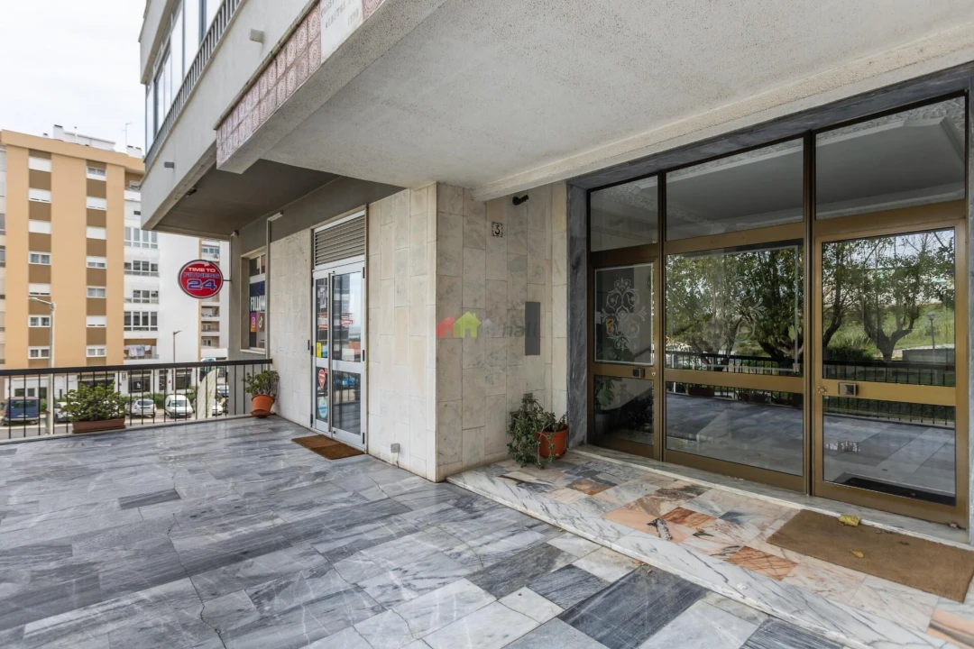 Apartamento T3 para Venda em Santa Iria de Azoia, São João da Talha e Bobadela Foto 3