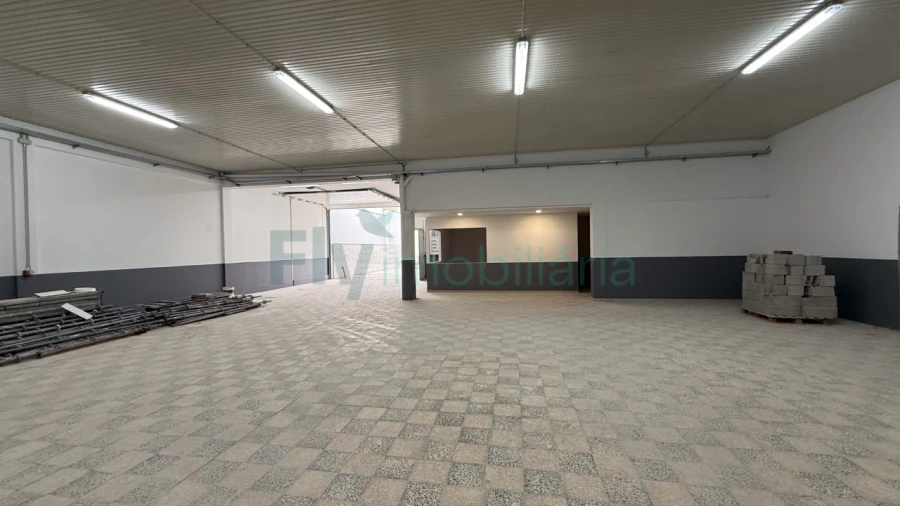 Armazém para Arrendamento em Caldas de Vizela (São Miguel e São João)