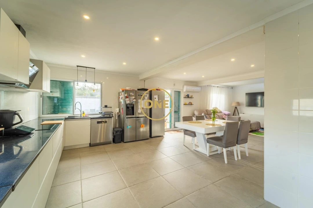 Moradia T3 para Venda em Capelas Foto 7