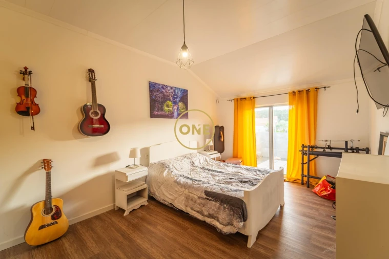 Moradia T3 para Venda em Capelas Foto 19