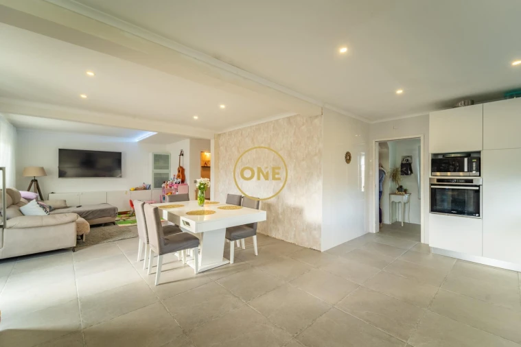 Moradia T3 para Venda em Capelas Foto 9