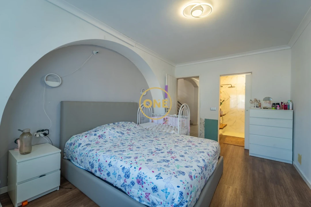 Moradia T3 para Venda em Capelas Foto 13