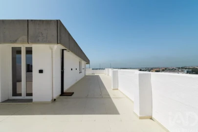 Apartamento T4 para Venda em Algés, Linda-A-Velha e Cruz Quebrada-Dafundo