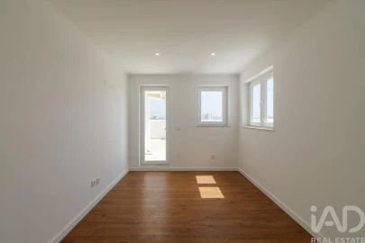 Apartamento T4 para Venda em Algés, Linda-A-Velha e Cruz Quebrada-Dafundo