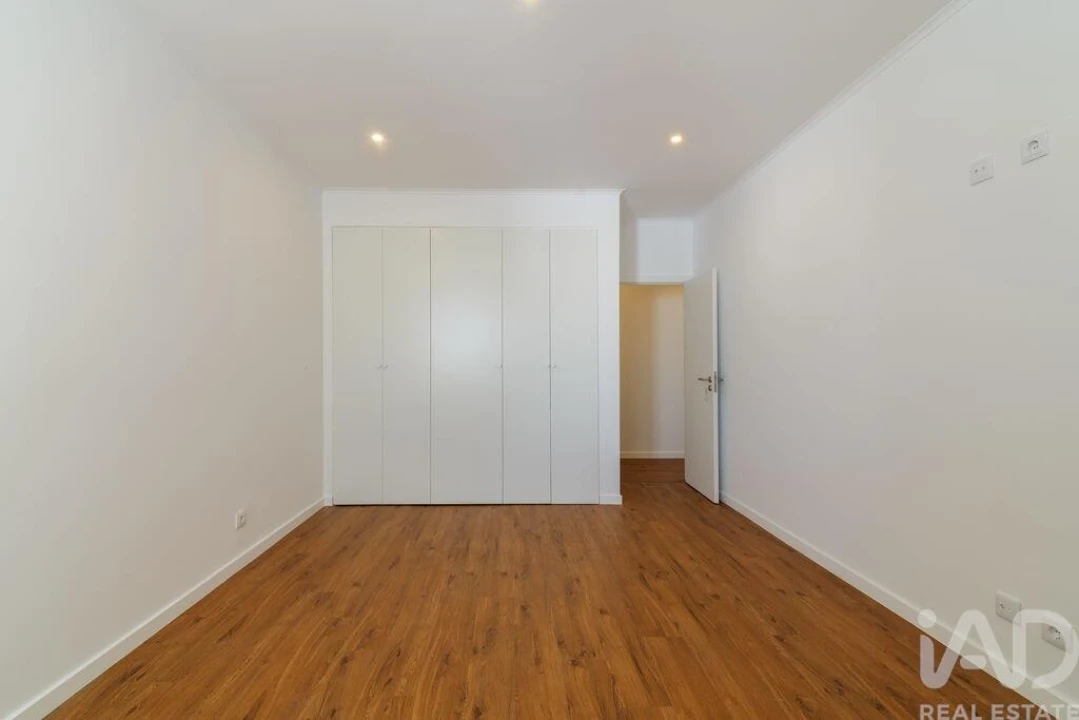 Apartamento T4 para Venda em Algés, Linda-A-Velha e Cruz Quebrada-Dafundo Foto 22