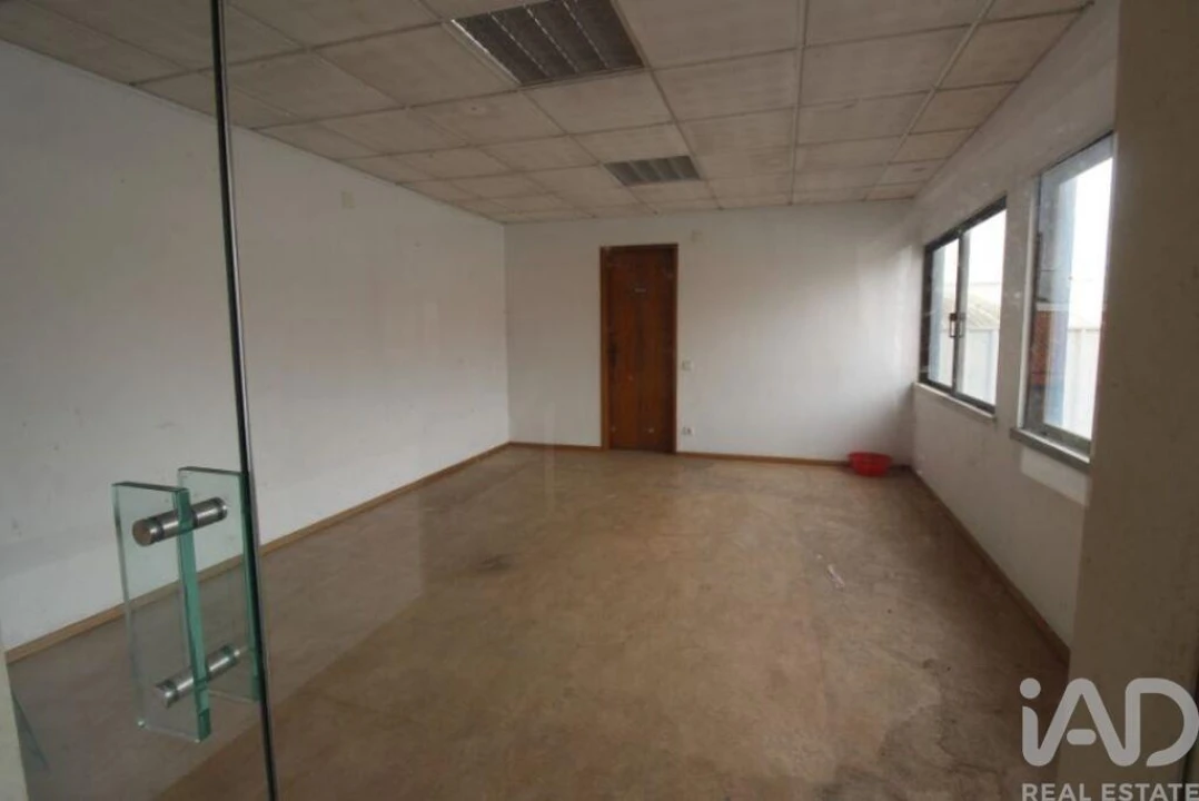 Armazém para Venda em Parceiros e Azoia Foto 1