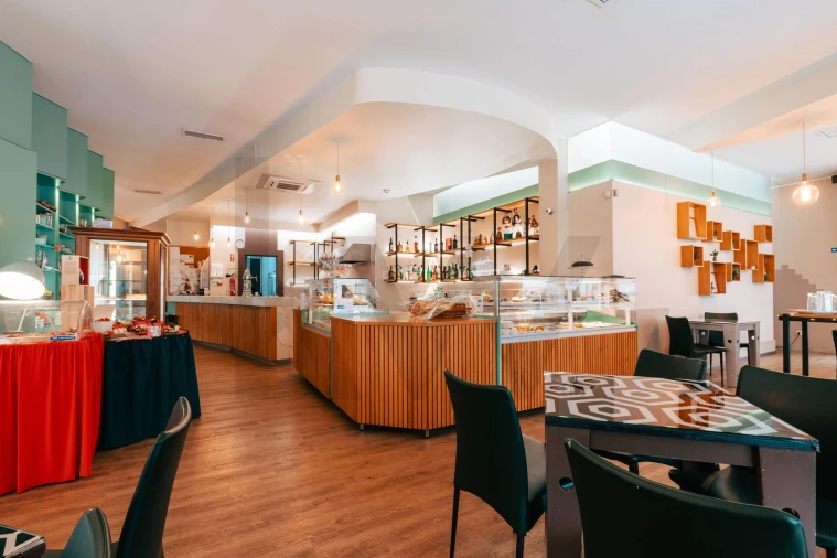 Loja para Venda em Santa Maria da Feira, Travanca, Sanfins e Espargo Foto 1