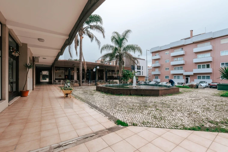 Loja para Venda em Santa Maria da Feira, Travanca, Sanfins e Espargo Foto 12