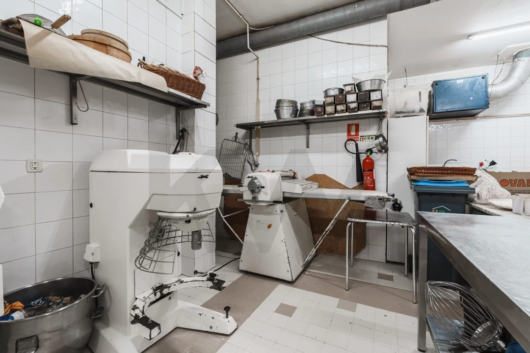 Loja para Venda em Santa Maria da Feira, Travanca, Sanfins e Espargo Foto 19