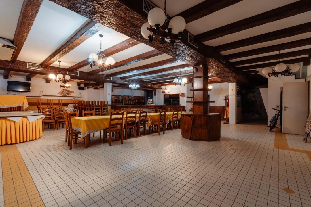 Loja para Venda em Santa Maria da Feira, Travanca, Sanfins e Espargo Foto 23