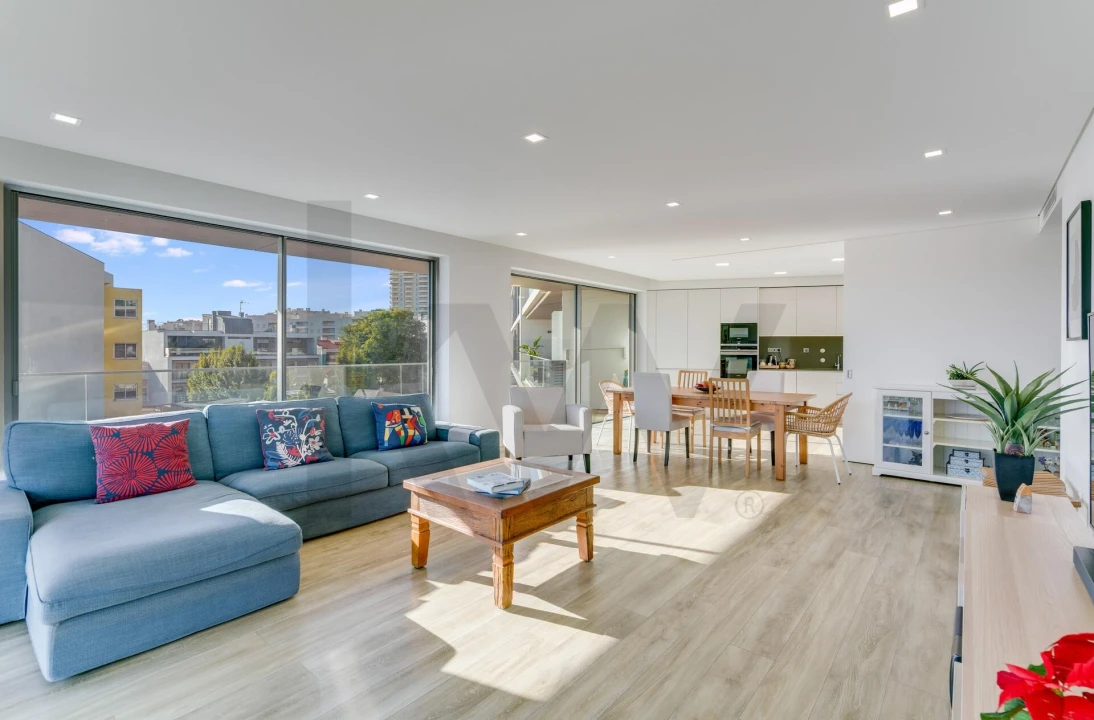 Apartamento T3 para Venda em Algés, Linda-A-Velha e Cruz Quebrada-Dafundo Foto 3