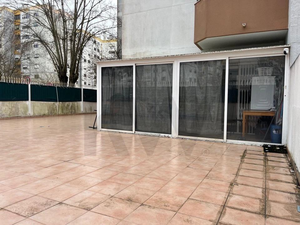 Apartamento T3 para Venda em Massamá e Monte Abraão Foto 31