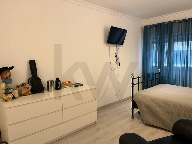 Apartamento T3 para Venda em Massamá e Monte Abraão Foto 14