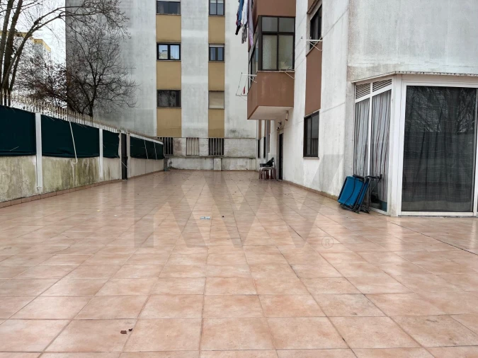 Apartamento T3 para Venda em Massamá e Monte Abraão Foto 29