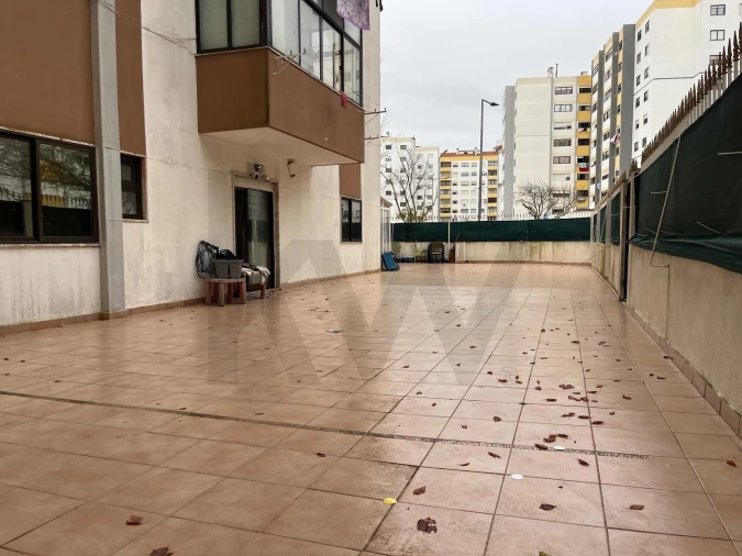 Apartamento T3 para Venda em Massamá e Monte Abraão Foto 26