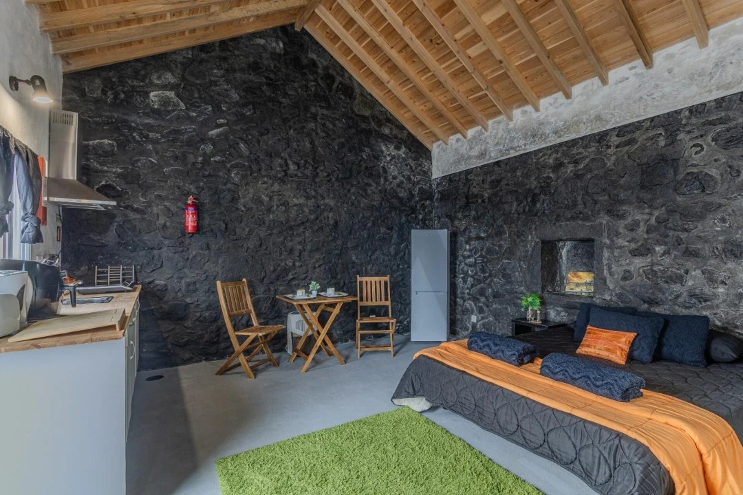 Moradia T2 para Venda em Nordeste Foto 1