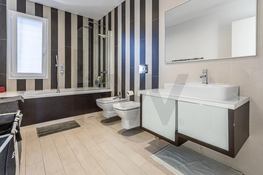 Apartamento T4 para Venda em Carcavelos e Parede Foto 28