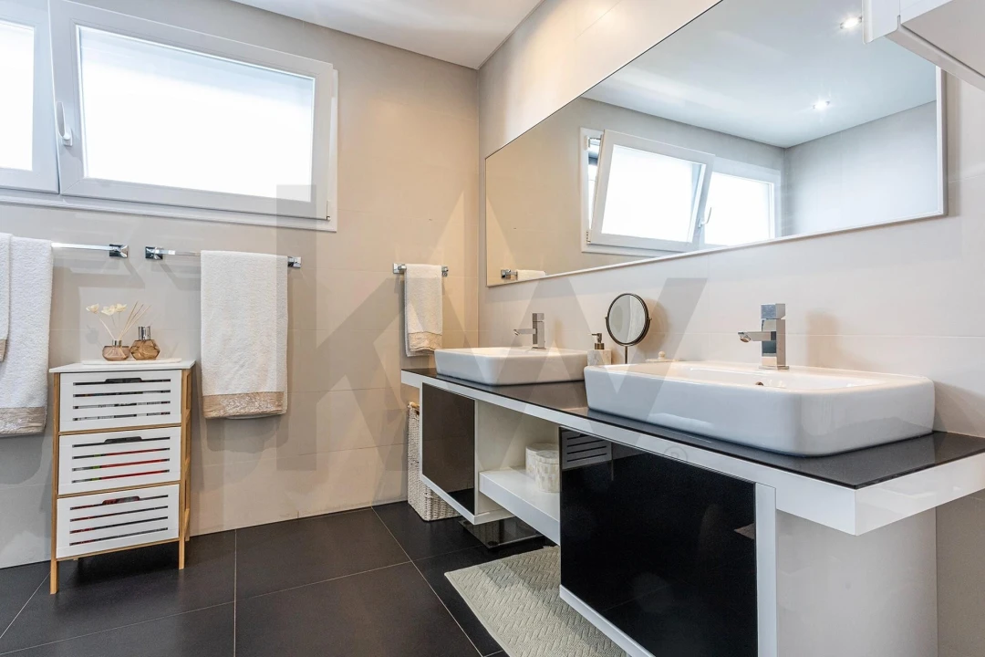 Apartamento T4 para Venda em Carcavelos e Parede Foto 23