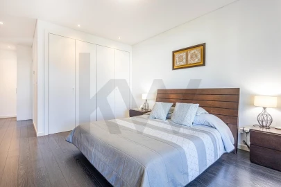 Apartamento T4 para Venda em Carcavelos e Parede