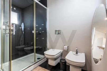 Apartamento T4 para Venda em Carcavelos e Parede