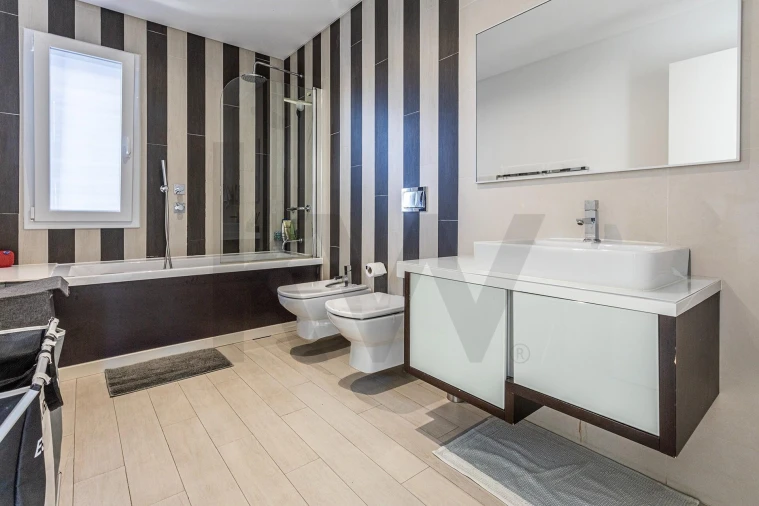 Apartamento T4 para Venda em Carcavelos e Parede Foto 28