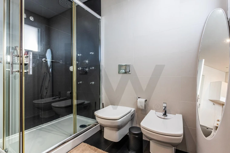 Apartamento T4 para Venda em Carcavelos e Parede Foto 26