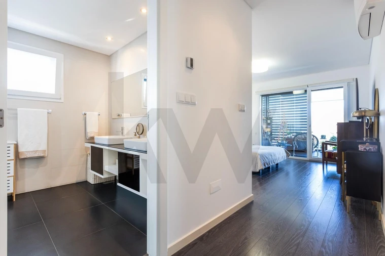 Apartamento T4 para Venda em Carcavelos e Parede Foto 22