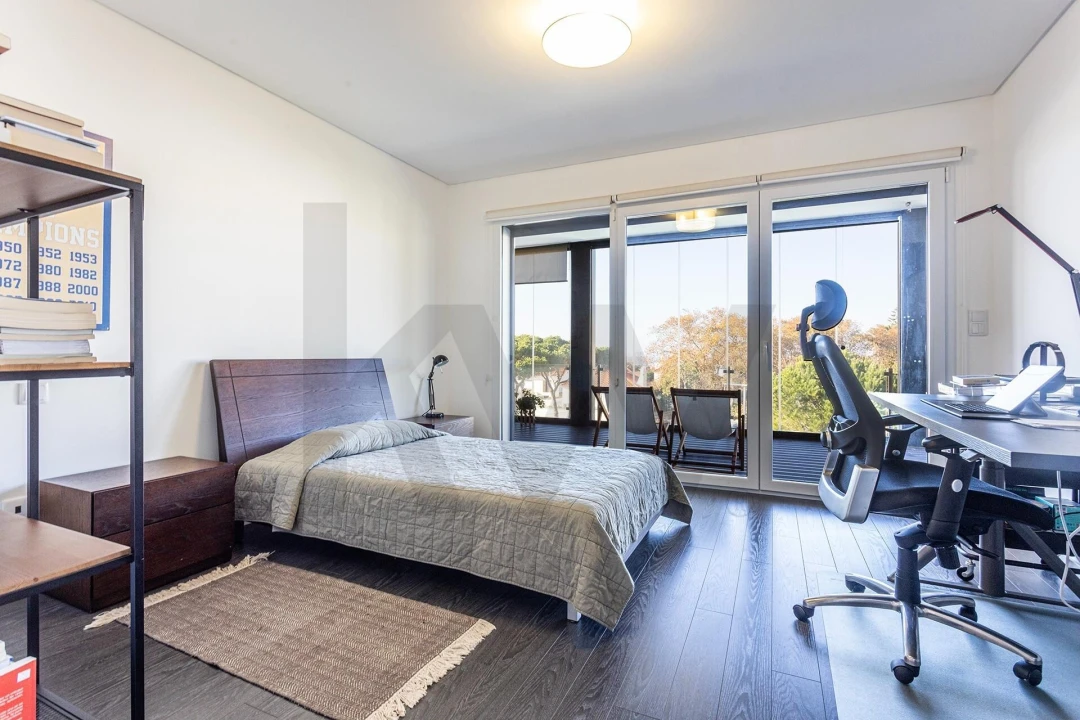 Apartamento T4 para Venda em Carcavelos e Parede Foto 17