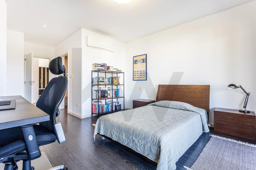 Apartamento T4 para Venda em Carcavelos e Parede Foto 18