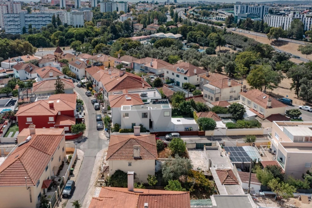 Moradia T4 para Venda em Olivais Foto 21